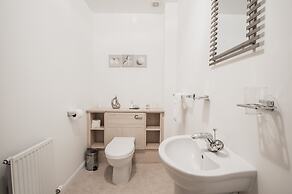 Am Pm Cults Townhouses