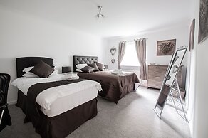 Am Pm Cults Townhouses