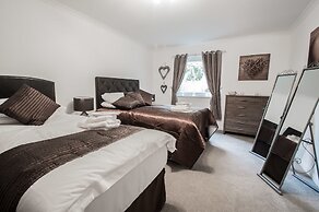 Orange Apartments 46 Shaw Road