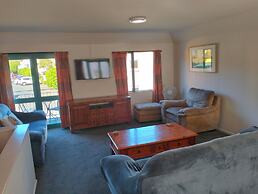 Akaroa Village Inn