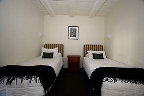 Akaroa Village Inn