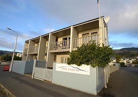 Akaroa Village Inn