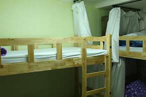 Housetay Guesthouse 2nd Branch - Hostel