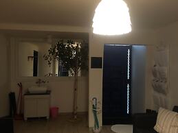 Housetay Guesthouse 2nd Branch - Hostel