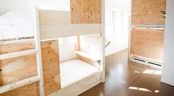 IZA Enoshima Guesthouse&Bar - Hostel