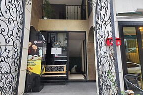 BnB98 Silom Hotel