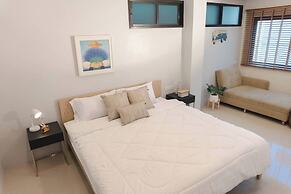 BnB98 Silom Hotel