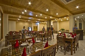 Snow Flakes Resort And Spa Centrally Heated Luxury Resort