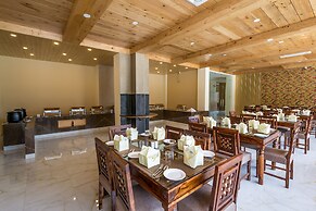 Snow Flakes Resort And Spa Centrally Heated Luxury Resort