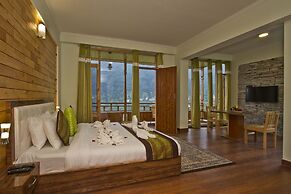 Snow Flakes Resort And Spa Centrally Heated Luxury Resort