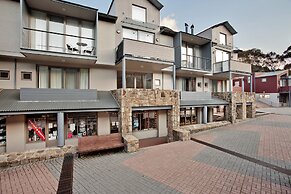 Nanook Thredbo Squatters Run