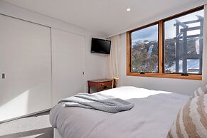 Nanook Thredbo Squatters Run