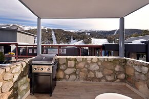 Nanook Thredbo Squatters Run