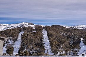 Nanook Thredbo Squatters Run