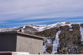 Nanook Thredbo Squatters Run