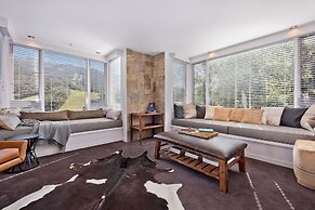 Nanook Thredbo Squatters Run