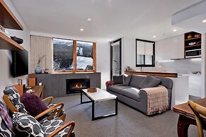 Nanook Thredbo Squatters Run