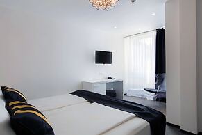 B Gold Luxury Rooms