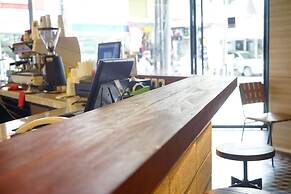 Borough Capsule Hostel Bali