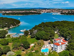 Premantura Resort - Hotel & Restaurant