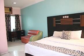 Senators Suites and Towers