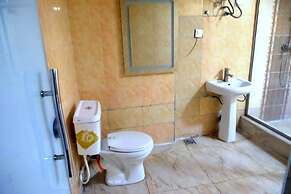 Senators Suites and Towers