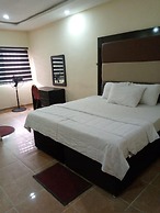 Senators Suites and Towers