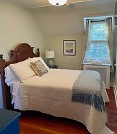 Valcour Inn & Boathouse