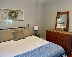 Valcour Inn & Boathouse