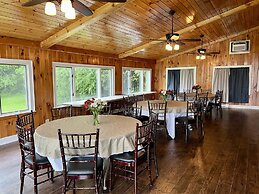 Valcour Inn & Boathouse