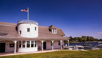 Valcour Inn & Boathouse