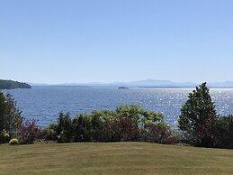 Valcour Inn & Boathouse