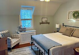 Valcour Inn & Boathouse