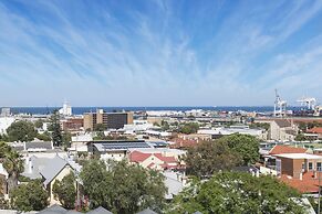 Celina's Ocean View Studio - Adults Only