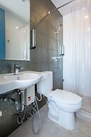 128 Room And Massage