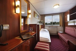 Crossgates Hotelship Nizzaufer - Frankfurt