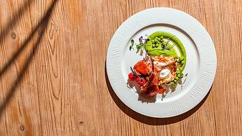 Nido, Mar-Bella Collection