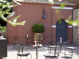 Nido, Mar-Bella Collection