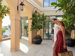 Nido, Mar-Bella Collection