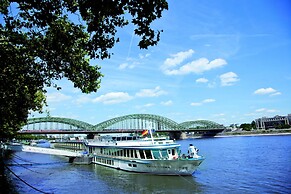 Crossgates Hotelship Medienhafen - Düsseldorf