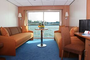 Crossgates Hotelship Medienhafen - Düsseldorf