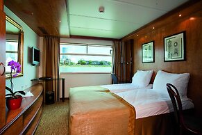 Crossgates Hotelship Medienhafen - Düsseldorf