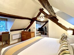Castle Cottage Inn