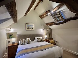 Castle Cottage Inn