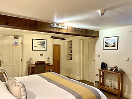 Castle Cottage Inn
