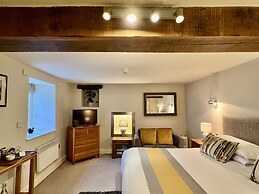 Castle Cottage Inn