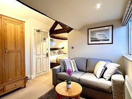 Castle Cottage Inn