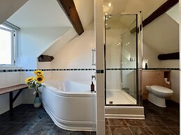 Castle Cottage Inn
