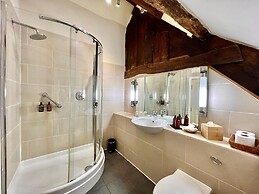 Castle Cottage Inn