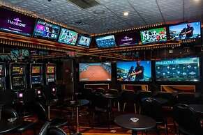 Skyline Hotel & Casino